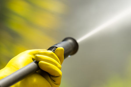 Top 5 reasons to schedule routine pressure washing